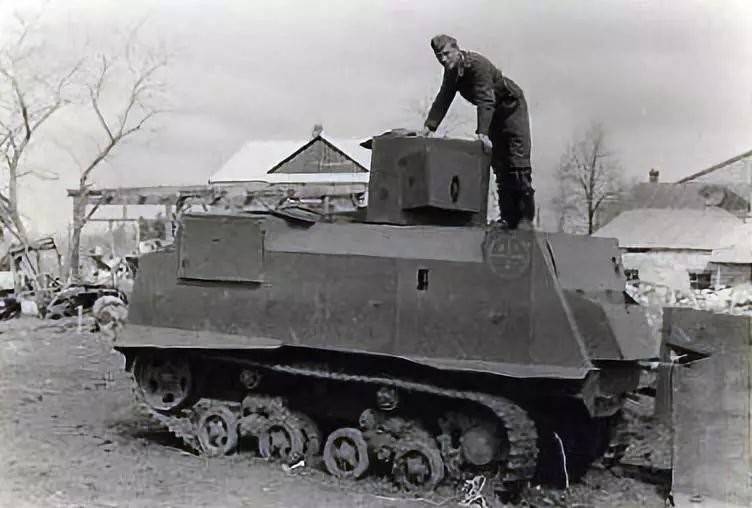 1/35 Odessa NI Russian improvised armored tractor