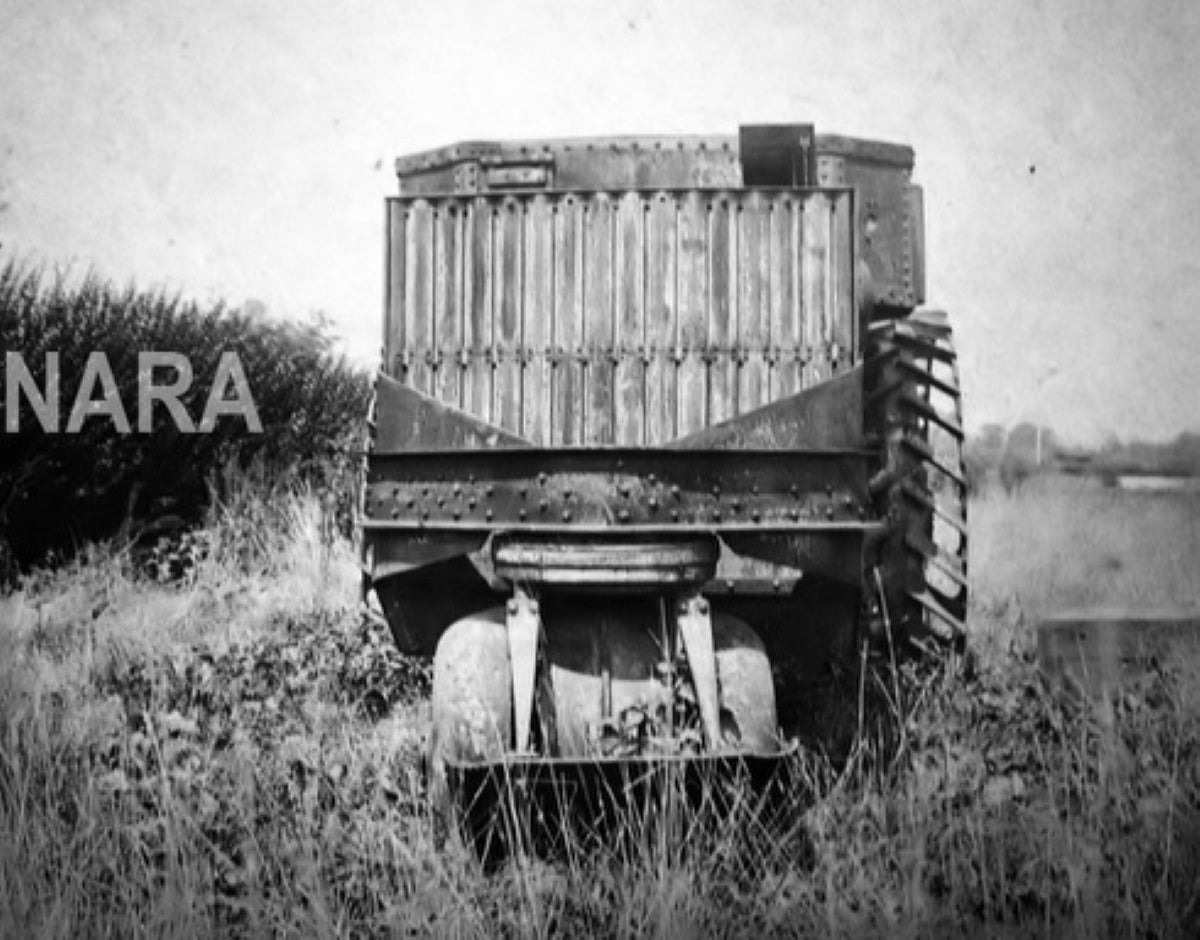 1/35 WW1 Holt 3-wheel Steam Tank