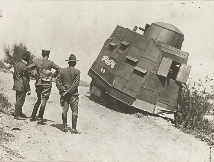 1/35 US  Holt-Caterpillar G-9 tractor tank 1916